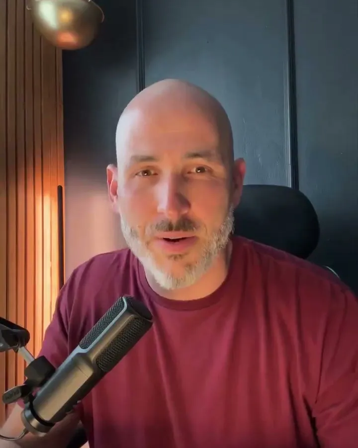 Antonio Urbina Jr. recording a short founder note